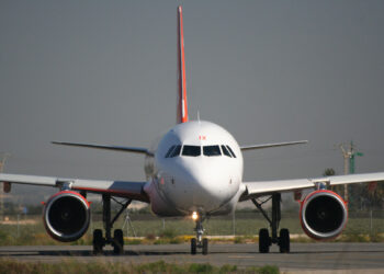Easyjet cancella un volo per Milano senza preavviso, 200 passeggeri a terra