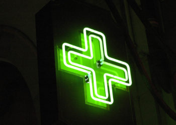 Lanciata una raccolta firme per l’apertura di farmacie notturne