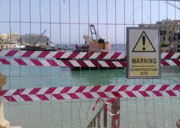 Balluta Bay chiusa per estensione spiaggia