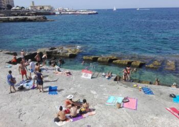 Sliema divieto di balneazione, spiaggia, mare, turisti, turismo,