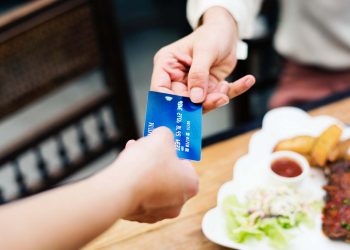 banca carta di credito bancomat soldi