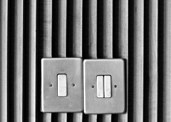 interruttore corrente energia elettrica luce-min