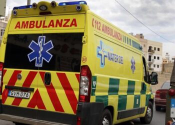 ambulanza emergenza soccorso strade