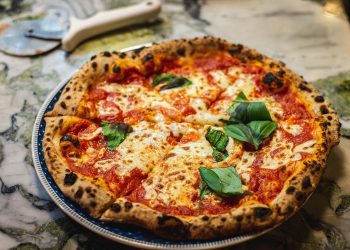 pizza pizzeria food