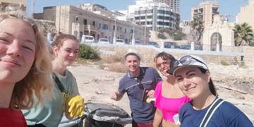 Domenica scorsa i volontari di #PlasticFree Verona hanno ripulito una spiaggia a St Julian