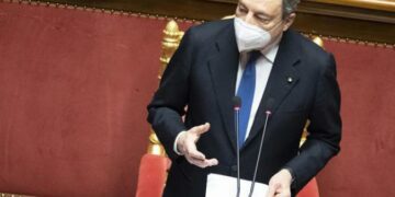 Spostamenti, quarantena, concerti e stadi: da domani a giugno l’Italia cambia marcia e riapre (quasi) tutto