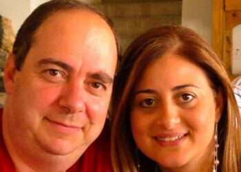 Cremato il cittadino maltese morto in India per il COVID-19: oggi avrebbe festeggiato 19 anni di matrimonio con la sua Rosanne