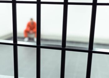 Denunciò torture e soprusi in carcere, ergastolano “punito” con l’isolamento: «Sono vittima di una ritorsione»
