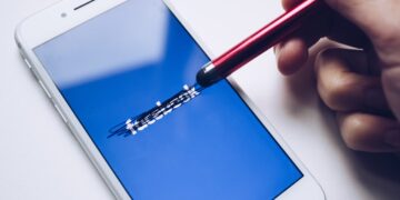 Blocco social: le lunghe ore “buie” degli utenti