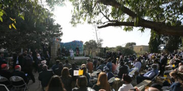 Il Papa incontra i migranti di Hal Far per dar voce alla loro speranza 