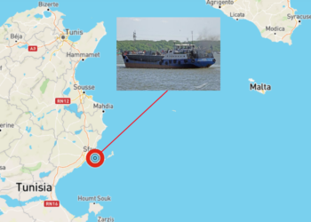 Petroliera diretta a Malta affonda al largo della Tunisia; paura per i rischi ambientali
