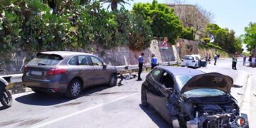 Scontro tra tre auto a Floriana, due feriti in gravi condizioni