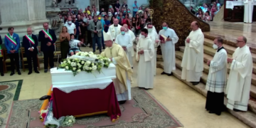A Catania l’ultimo saluto a Elena Del Pozzo, la piccola uccisa dalla lucida follia di chi l’aveva messa al mondo
