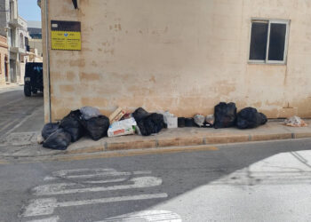 Caos rifiuti: la testimonianza di un nostro lettore sulle strade di Birzebbugia