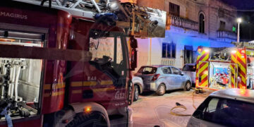 Incendio in un’abitazione a Qormi, donna tratta in salvo