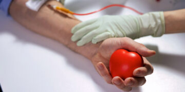 Riserve di sangue in calo, interventi a rischio: Banca del Sangue fa appello ai donatori