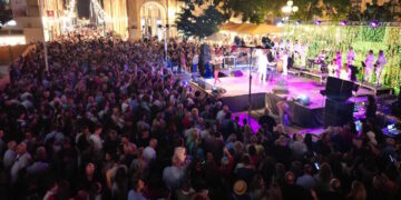 La Notte Bianca “infiamma” Valletta: 80mila persone ad affollare strade e piazze della capitale