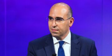 Tribunale schiaffeggia “leone da tastiera”: sui social aveva augurato a deputato PN di essere «lapidato in piazza»