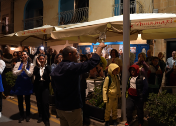 T’Anna Marì festeggia i primi dieci anni: un pilastro della ristorazione a Marsaxlokk