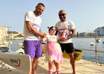 Traversata in Kayak dalla Sicilia a Malta: la sfida di due maltesi per sostenere Kate