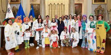 Terapia del sorriso: al San Anton Palace si celebrano venti nuovi clown dottori