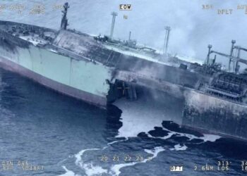 Nave cisterna russa esplode tra Malta e Libia, Mosca accusa Kiev: «Droni navali contro la Arctic Metagaz»