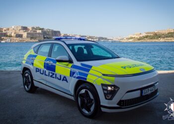 Sei nuovi veicoli elettrici alla polizia per presidiare le zone turistiche