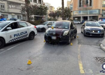 Incidente ad Hamrun, donna travolta da un’auto