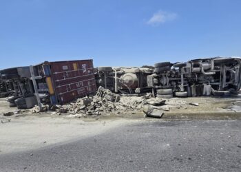 Caos a Birzebbugia: si ribaltano mezzi pesanti, strada chiusa al traffico