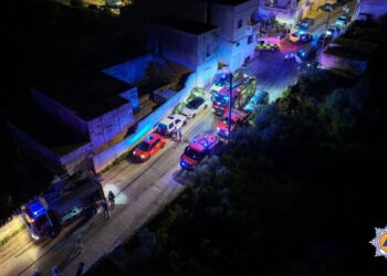 Incendio in un casolare a Dingli, intervento dei vigili del fuoco