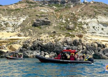 Tre escursionisti restano bloccati a Ta’ Marija Cave, intervengono i soccorritori