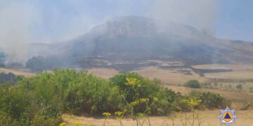 Incendio nelle campagne di Victoria, a fuoco un’area di Ta’ Gelmus