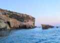 Tragedia a Comino: crolla un arco di roccia su una moto d’acqua, muore un turista di 26 anni