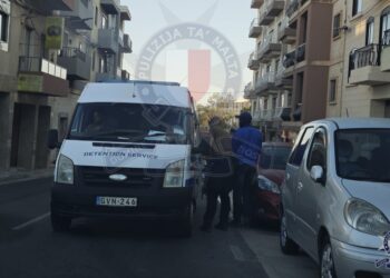 Controlli su autobus e spazi pubblici: fermati 34 immigrati irregolari