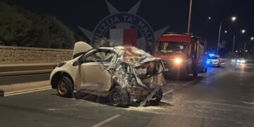 Due auto si scontrano a Zebbug, 26enne gravemente ferito