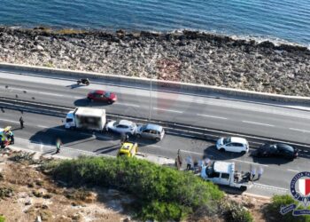Maxi tamponamento sulla Coast Road: due feriti gravi